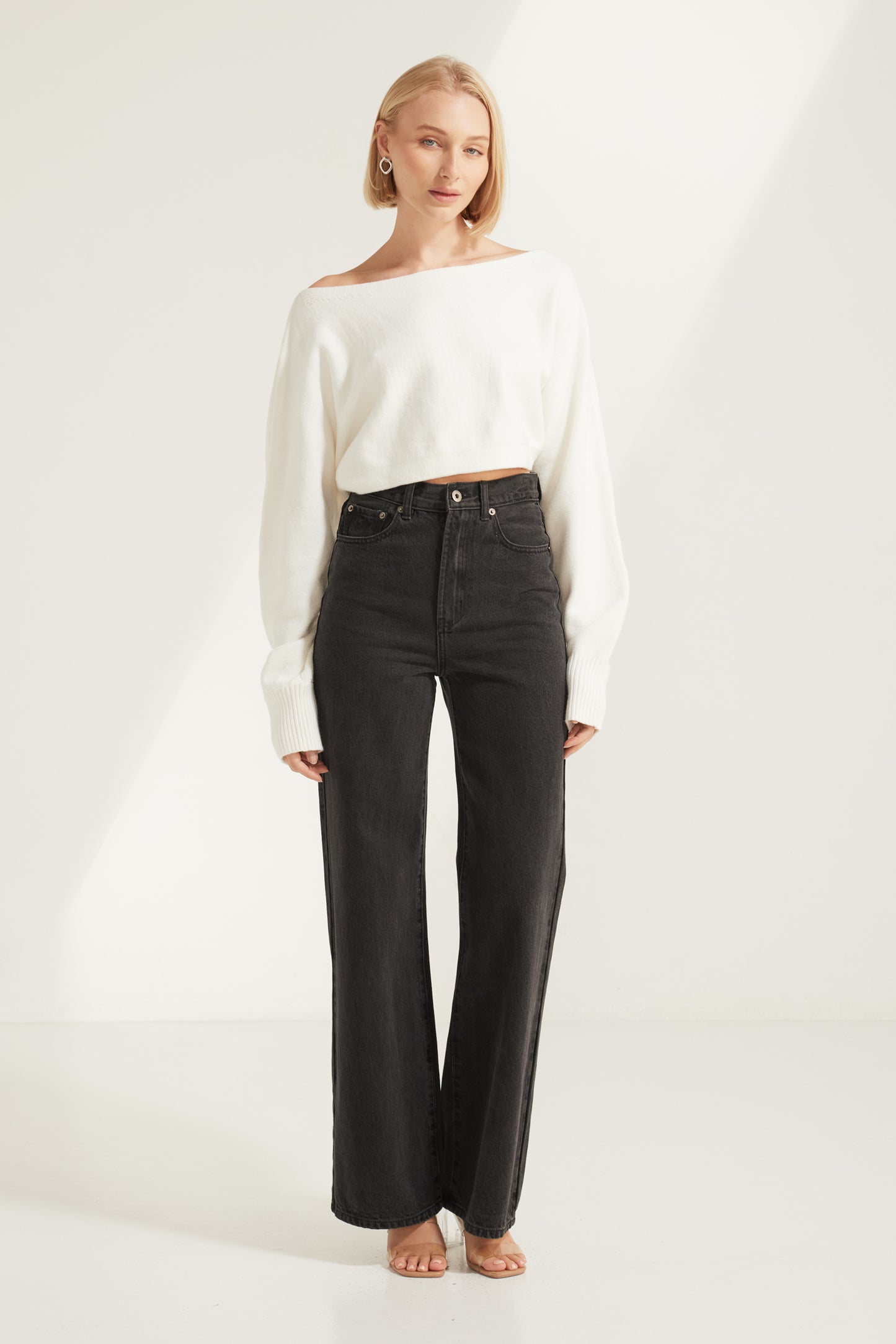 T3156 Connie High Waist Jeans in Black. Wholesale denim from Rosebullet The Label, a Melbourne based women's fashion wholesaler and manufacturer. Featuring denim jackets, jeans, shorts, dresses, and tops.