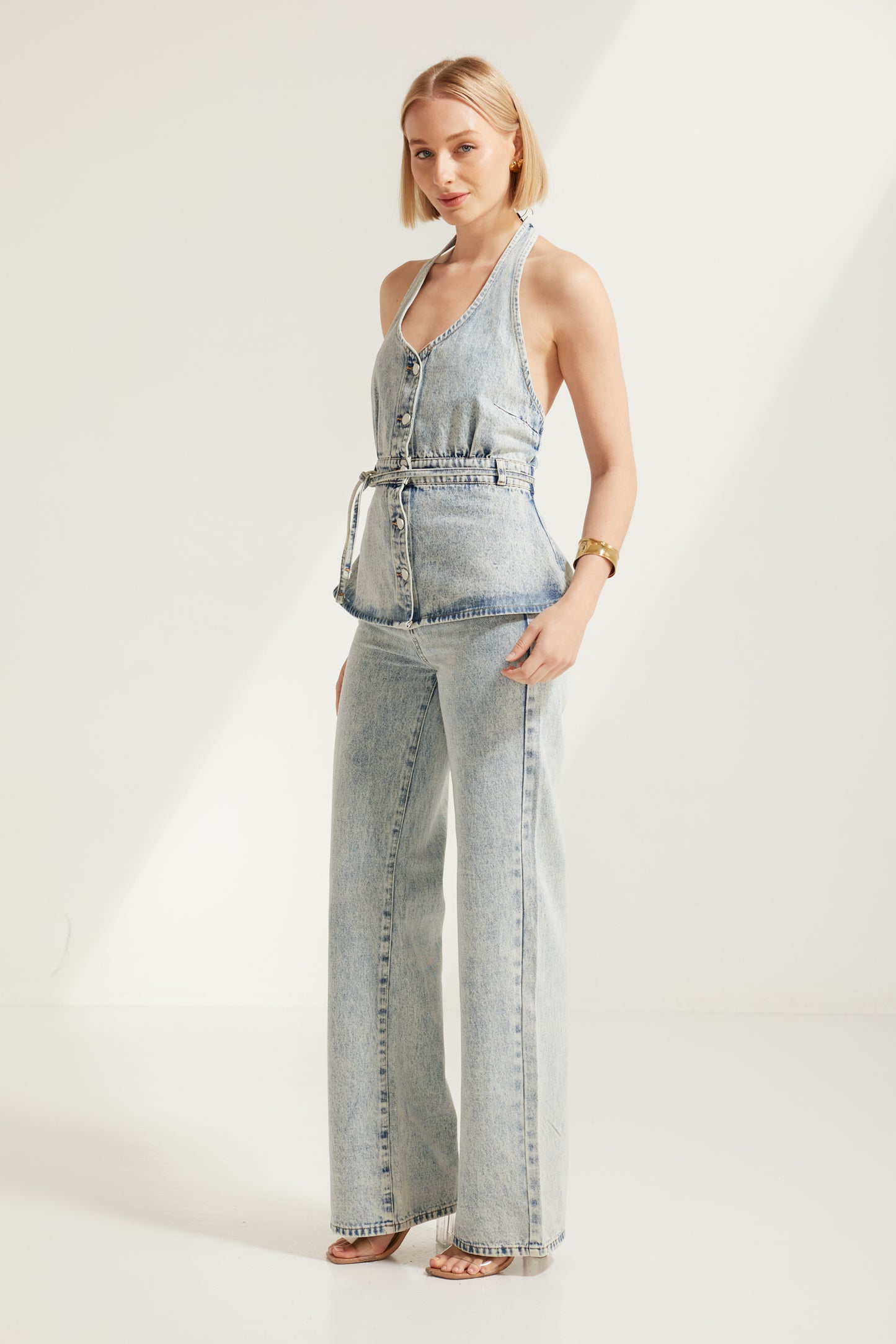 T3156 Connie High Waist Jeans in  Acid Wash Blue. Wholesale denim from Rosebullet The Label, a Melbourne based women's fashion wholesaler and manufacturer. Featuring denim jackets, jeans, shorts, dresses, and tops.
