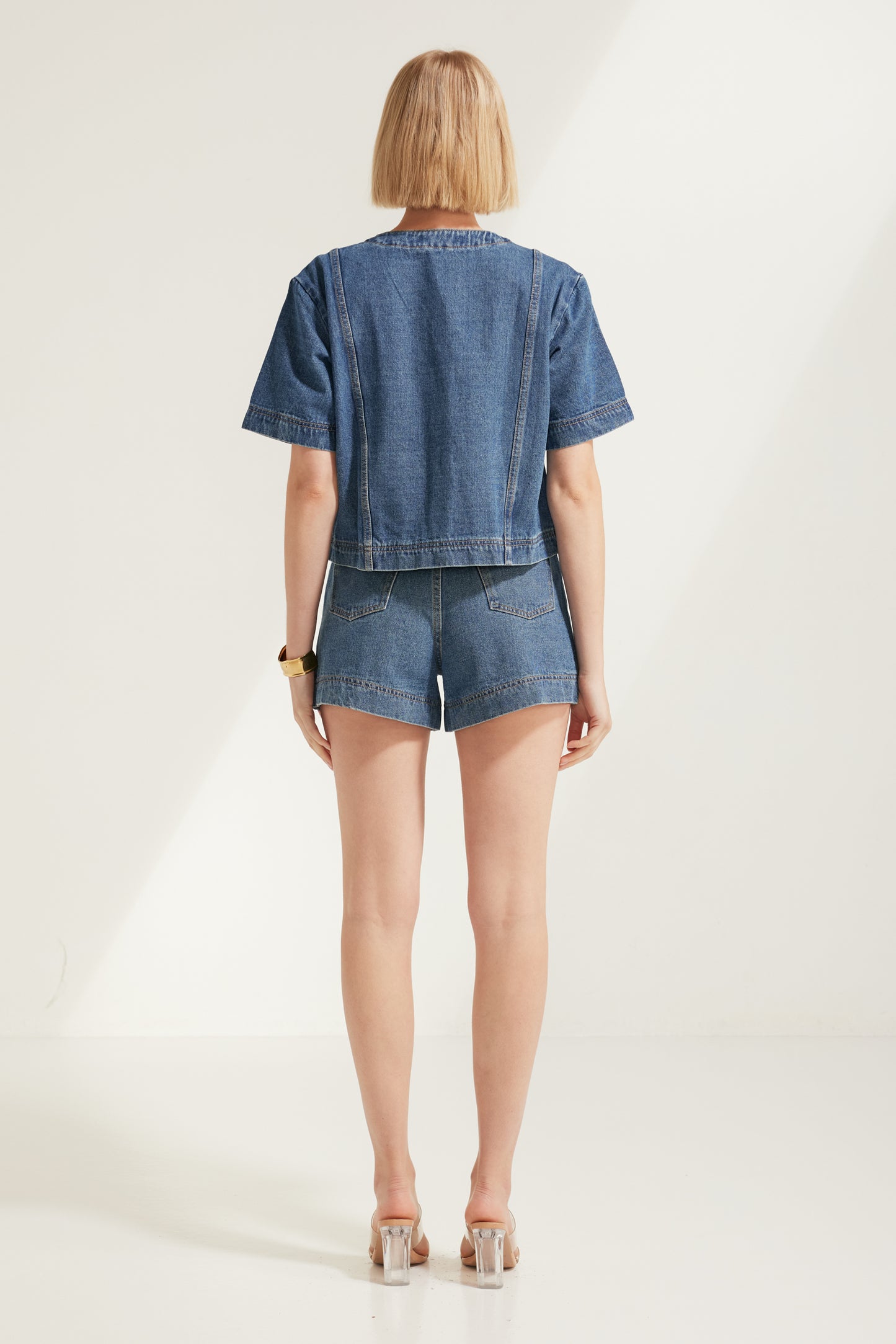 T3578 Alba Short Sleeve Denim Top in Dark Blue. Australian women’s WHOLESALE SHORT SLEEVE TOPS. This is a denim Matching set come in short sleeve top and denim short.