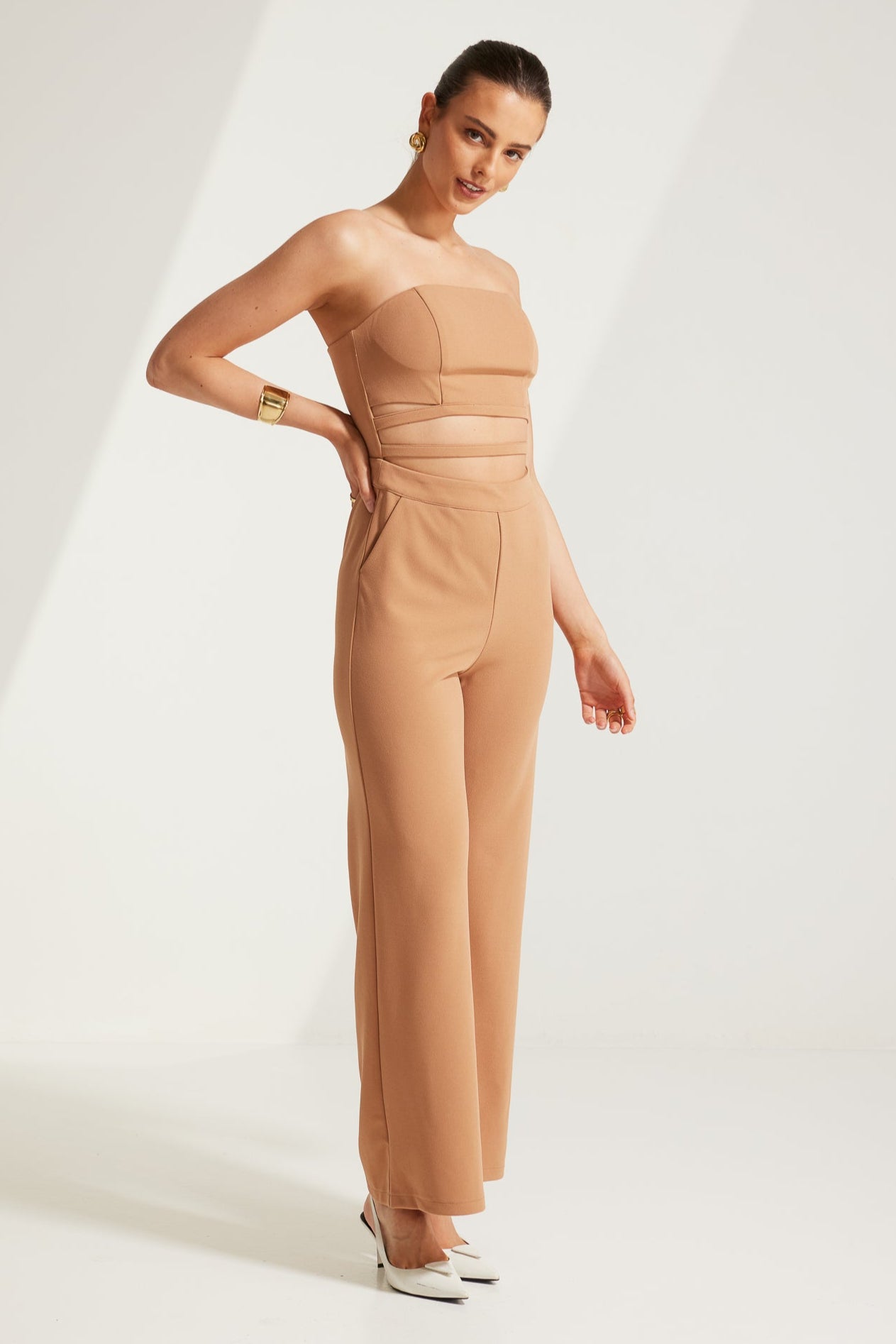 TL9072-A Aliyah Cut Out Straight Leg Jumpsuit Tan. Australian women’s WHOLESALE PLAYSUITS/JUMPSUITS fashion from Rosebullet the label. Strapless Cut out jumpsuit.