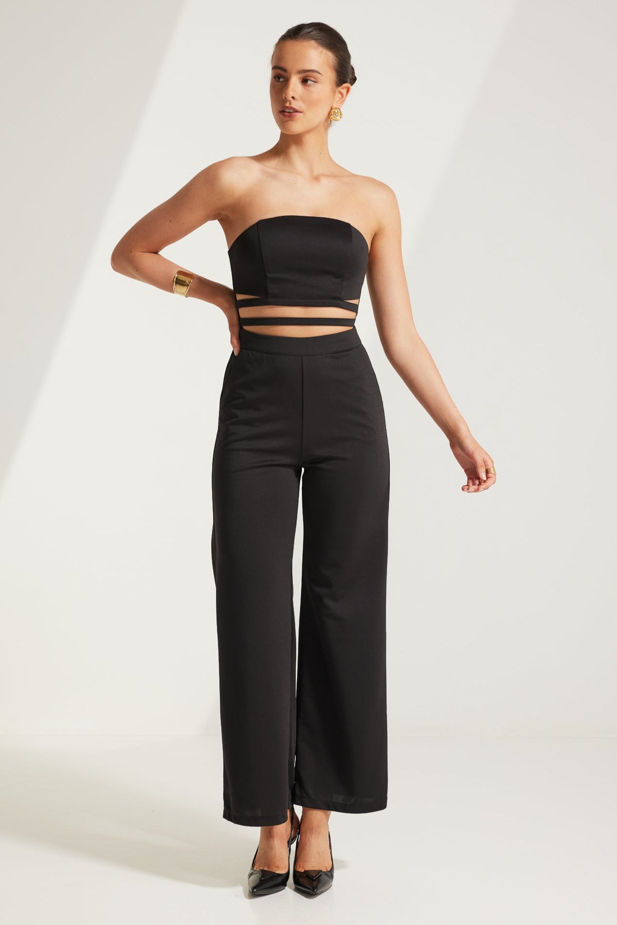 TL9072-A Aliyah Cut Out Straight Leg Jumpsuit Black. Australian women’s WHOLESALE PLAYSUITS/JUMPSUITS fashion from Rosebullet the label. Strapless Cut out jumpsuit.