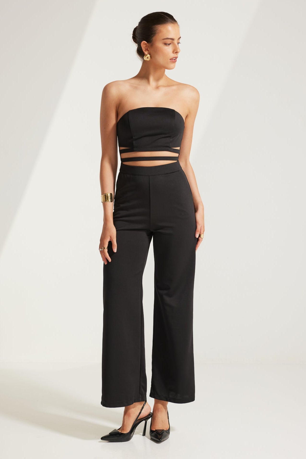 TL9072-A Aliyah Cut Out Straight Leg Jumpsuit Black. Australian women’s WHOLESALE PLAYSUITS/JUMPSUITS fashion from Rosebullet the label. Strapless Cut out jumpsuit.