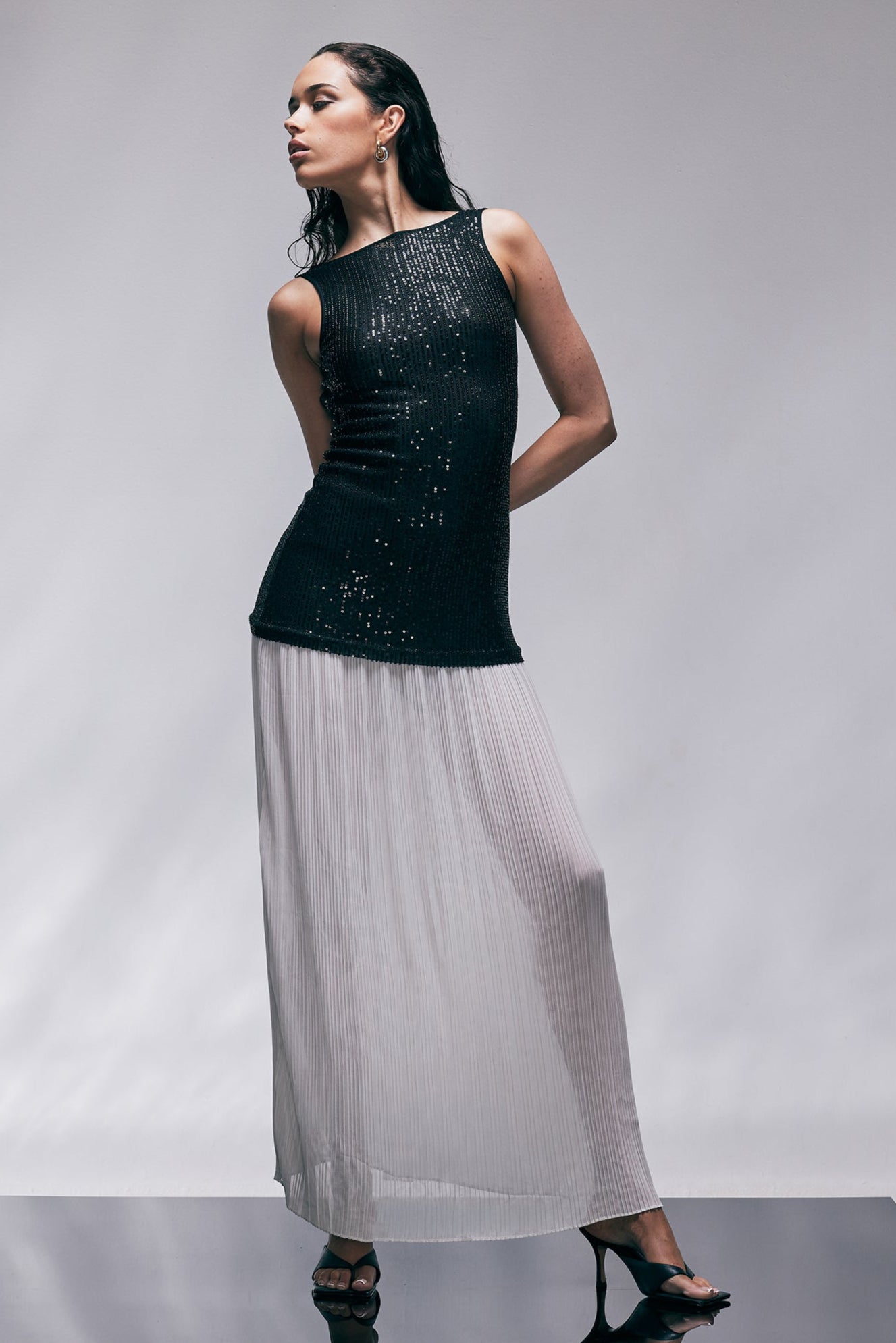 TT9808 Sequin Maxi Dress Black. Australian women’s fashion brand Rosebullet The Label Wholesale Collection, featuring trend driven dresses, tops, pants, skirts, skorts, shorts, knitwear, jumpsuits, playsuits, outerwear, restocked bestsellers, and more for modern boutiques.
