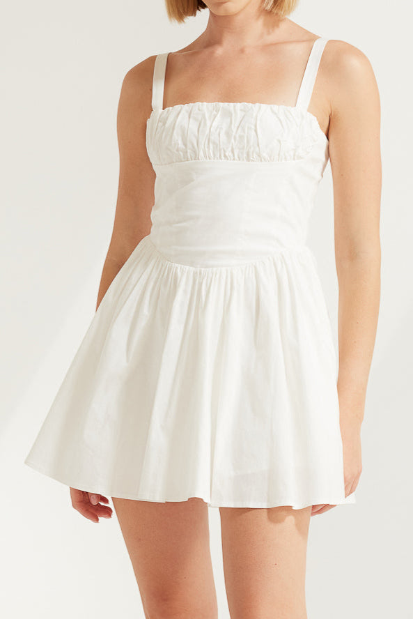 TT9813 Thea Square Neck Ruched Detailing On Bust in White. Australian women’s fashion brand ROSEBULLET WHOLESALE FASHION COLLECTION. Rosebullet is the signature brand of Rosebullet The Label, The essence of our identity and vision. Rosebullet offers a versatile collection that blends feminine charm with everyday ease. Whether it’s smart casual, office-ready looks, sexy date night outfits, or elevated pieces for special occasions.