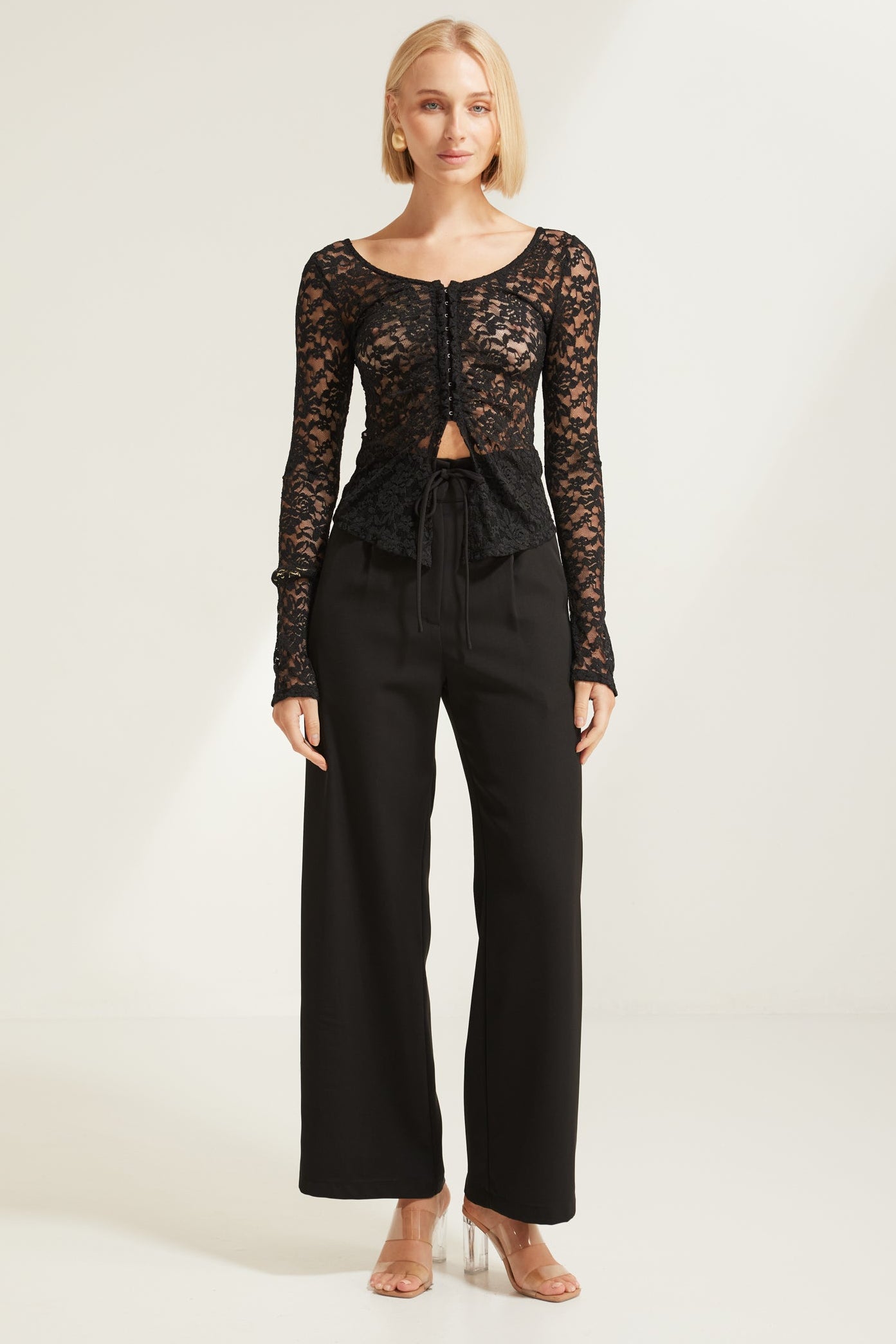 TT9893 Loretta High Waist Paper Bag Pant Black. Australian women’s wholesale bottoms fashion from Rosebullet the label. High waisted Pant.