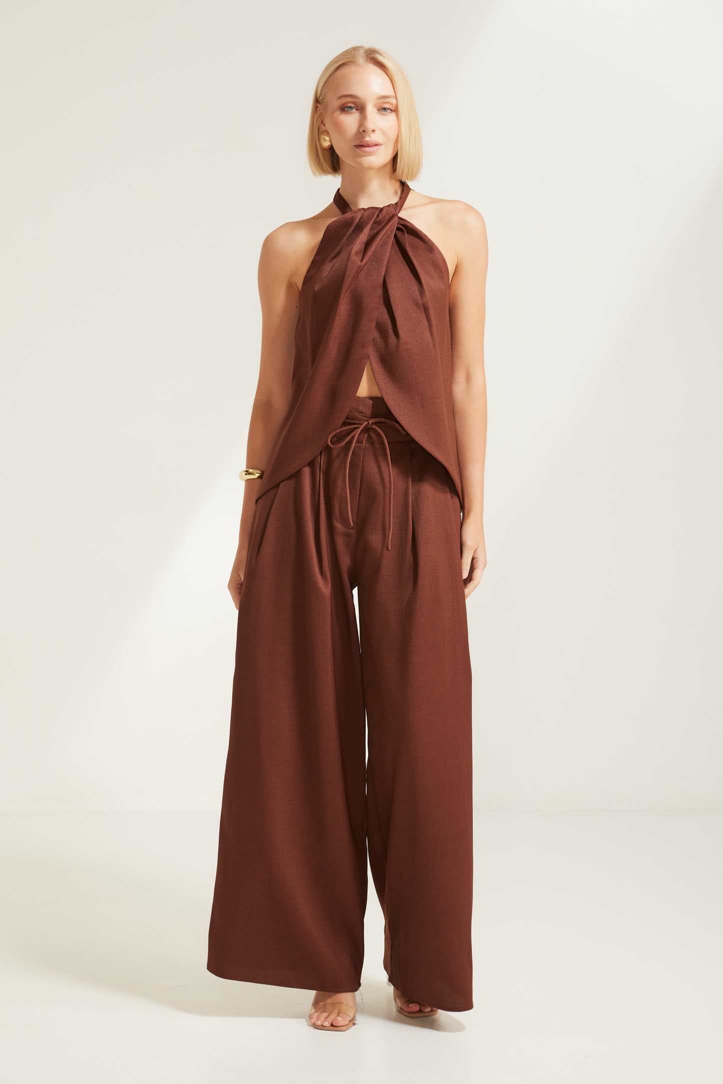 TW3780 Dani Linen Wide Leg Paper Bag Pants Chocolate. Australian women’s WHOLESALE PANTS. High waisted wide leg pant.