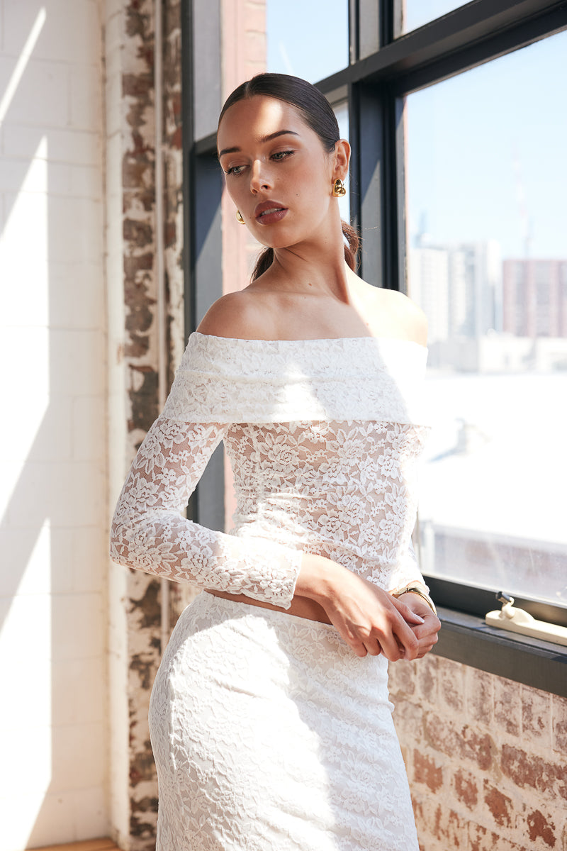 TW4360 Adalee Off Shoulder Long Sleeve Lace Top in White. WHOLESALE LONG SLEEVE TOPS Collection by Rosebullet The Label, a Melbourne based women's fashion wholesaler and manufacturer. 