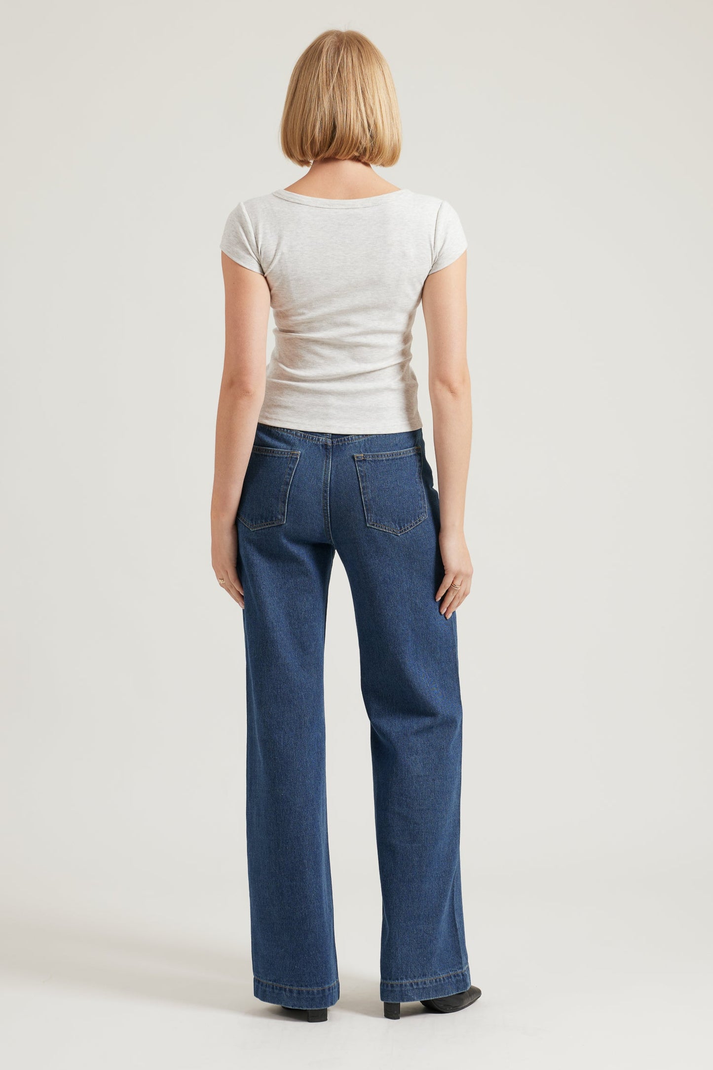 TW4586 Tru Buttons Down T Shirt in Light Grey. Australian women’s fashion brand BACK TO BASICS WHOLESALE FASHION COLLECTION. BACK TO BASICS is all about elevated essentials think comfy, easy to wear pieces that still look effortlessly stylish. Designed for your everyday life, our collections bring you relaxed, go to staples you’ll reach for again and again.by rosebullet the label