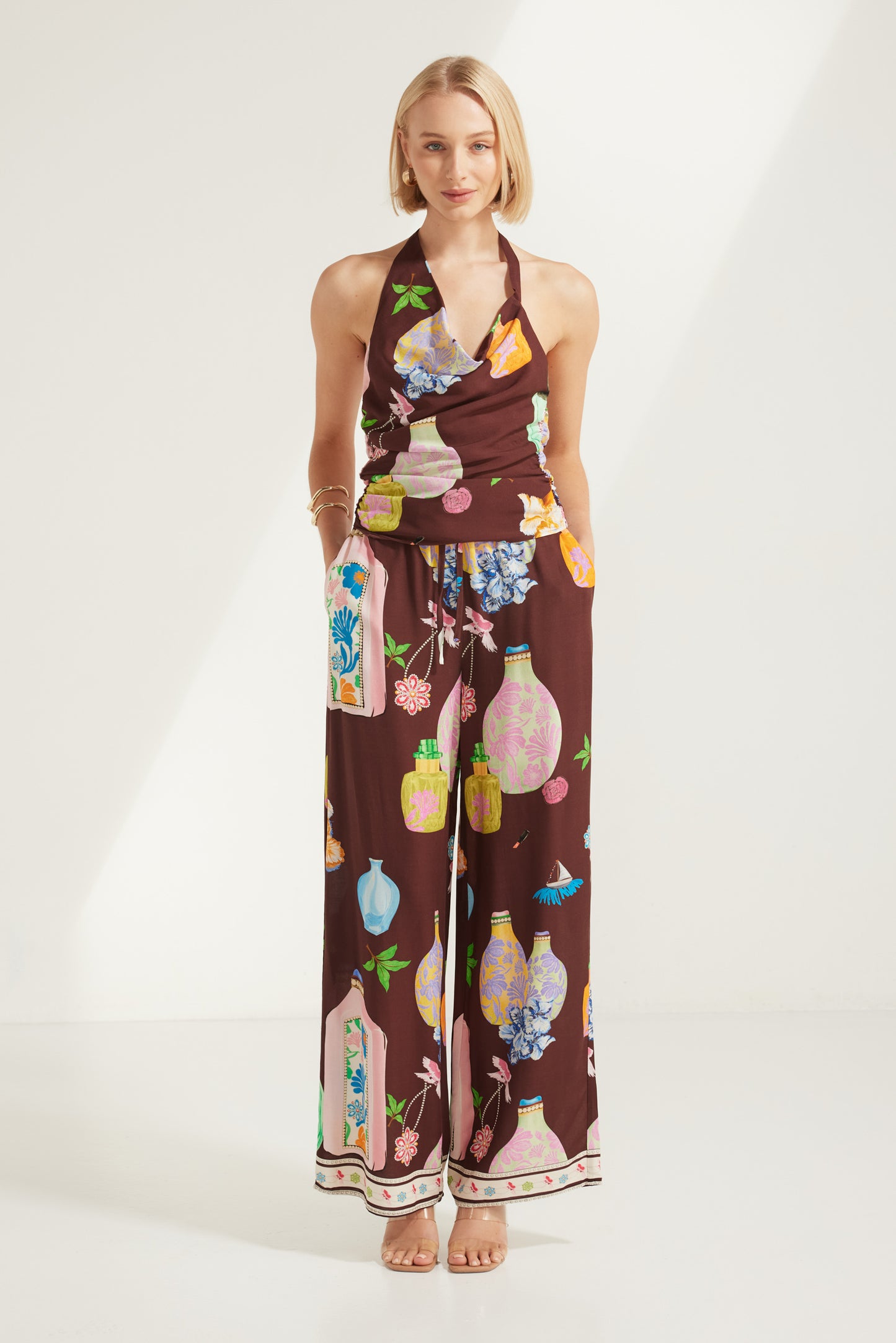 TW4856A Perfume Dreams Halter Neck Top Chocolate Print. Australian women’s PARAISO WHOLESALE FASHION COLLECTION fashion from Rosebullet the label. Paraiso is a fresh new label designed for the dreamers, the beach lovers, and the laid-back souls. Inspired by the feeling of being on holiday, we create breezy, relaxed pieces that are easy to wear and made to flatter every body and inspire confidence in every moment.