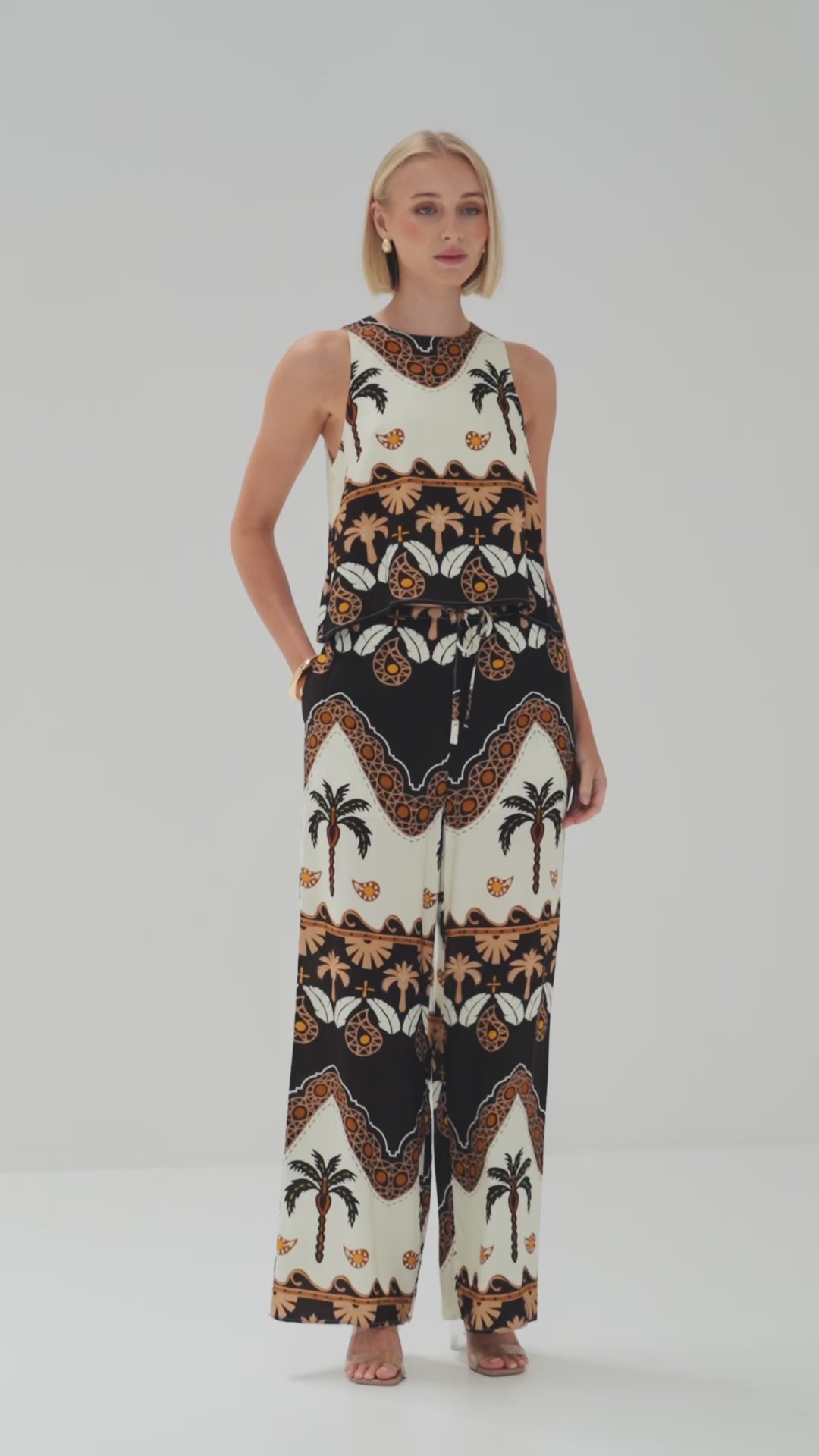 TL10587A Desert Palms Sleeveless Top Chocolate
