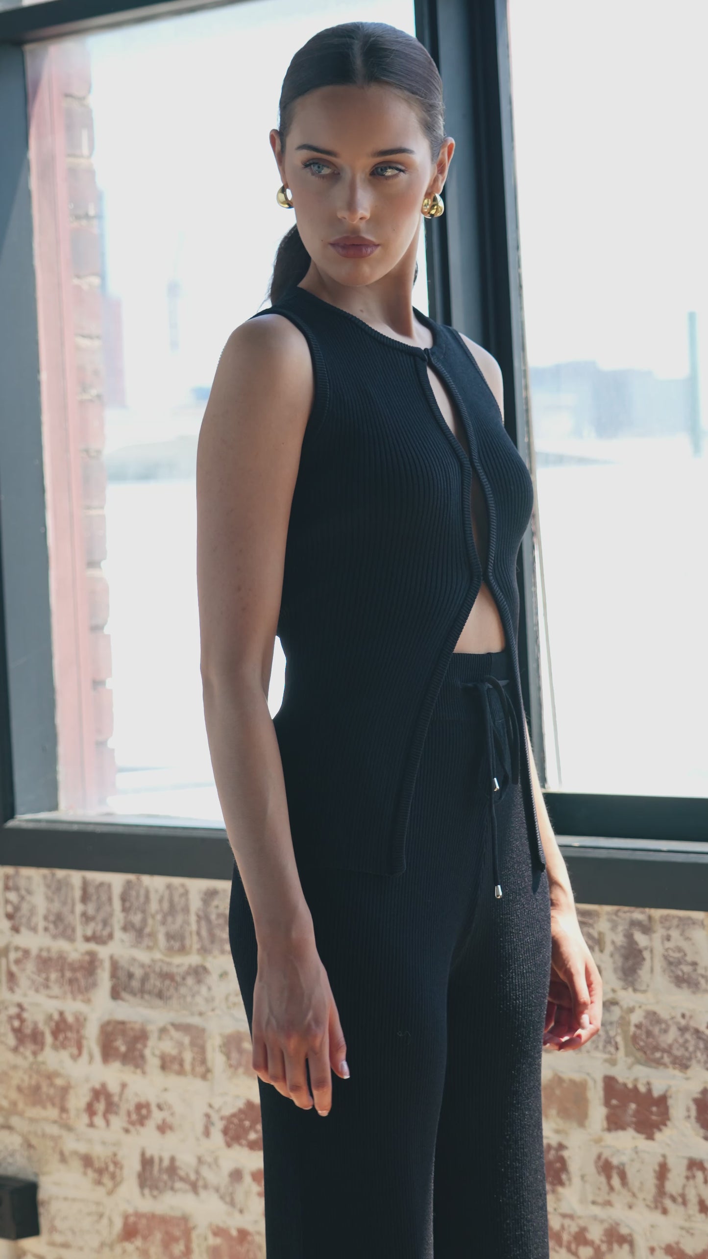 TH24015 Liv Sleeveless Ribbed Knit Top With Front Eye Hook Black
